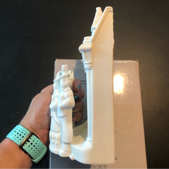 PartyLite Village Carolers Candle Holder Holiday Decor - Picture 3 of 6